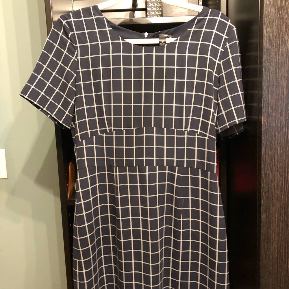 High Low dress with checkered print & light fabric